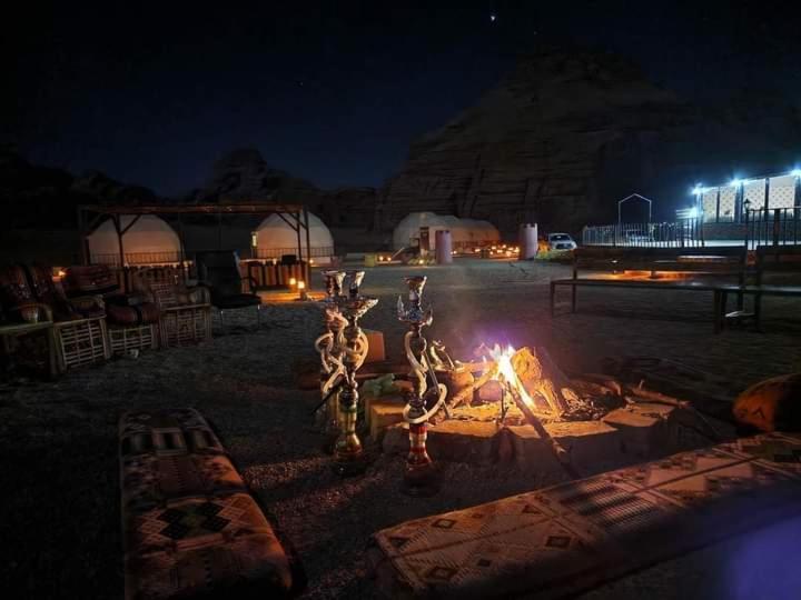 Sami Al Muzna Rum Camp 와디럼 외부 사진