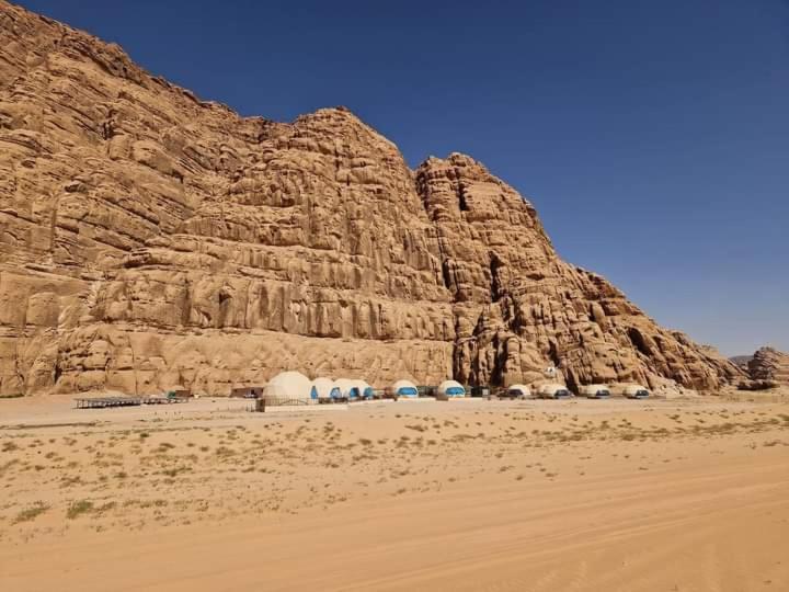 Sami Al Muzna Rum Camp 와디럼 외부 사진